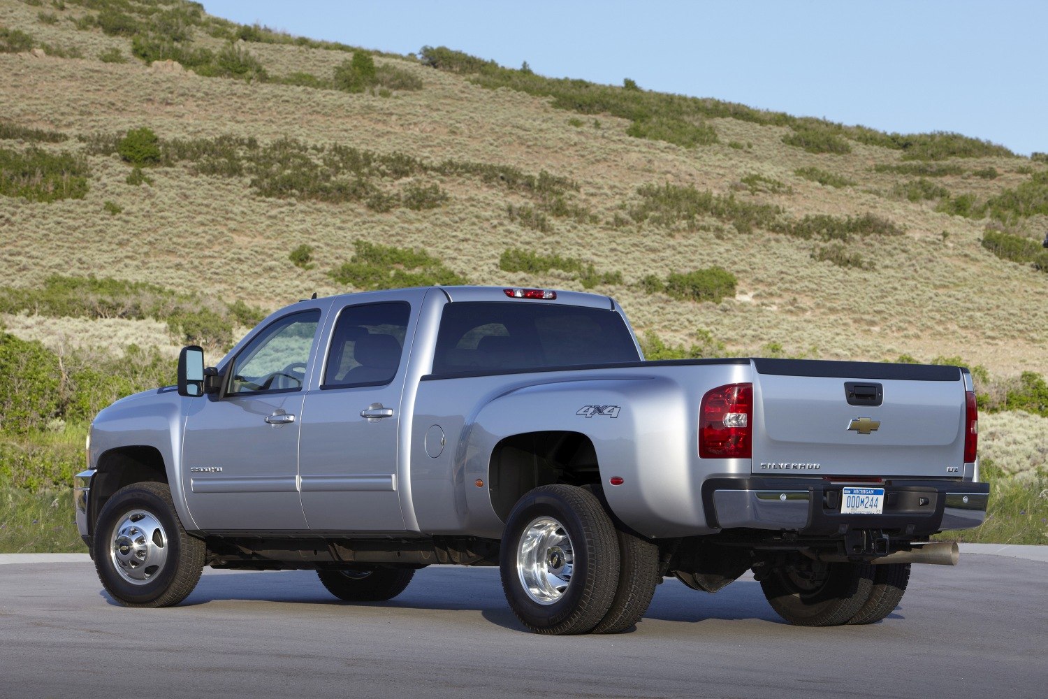 Chevrolet Silverado 3500 HD II (GMT900, facelift 2011) Crew Cab Long ...